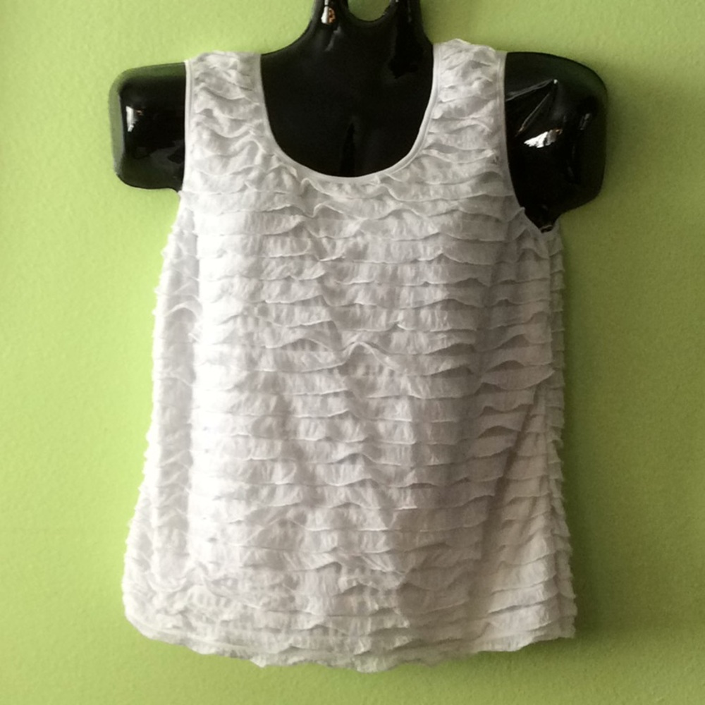 NWOT Woven Pleated Soft Chiffon Sleeveless Blouse